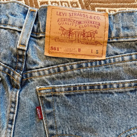 Levi’s 561 Classic High-Rise Denim Cutoff Shorts - Picture 3 of 5